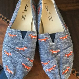 TOMS  Foxes